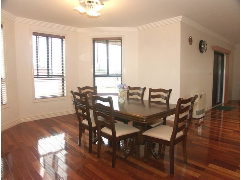 Taylors Hill VIC 3037