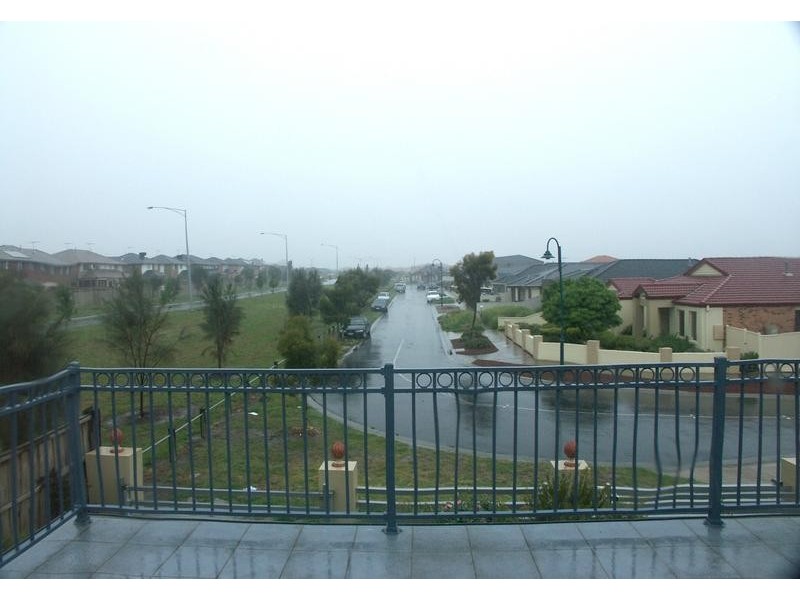 Taylors Hill VIC 3037