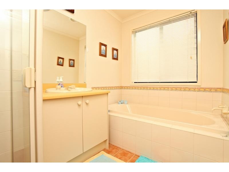 Caroline Springs VIC 3023