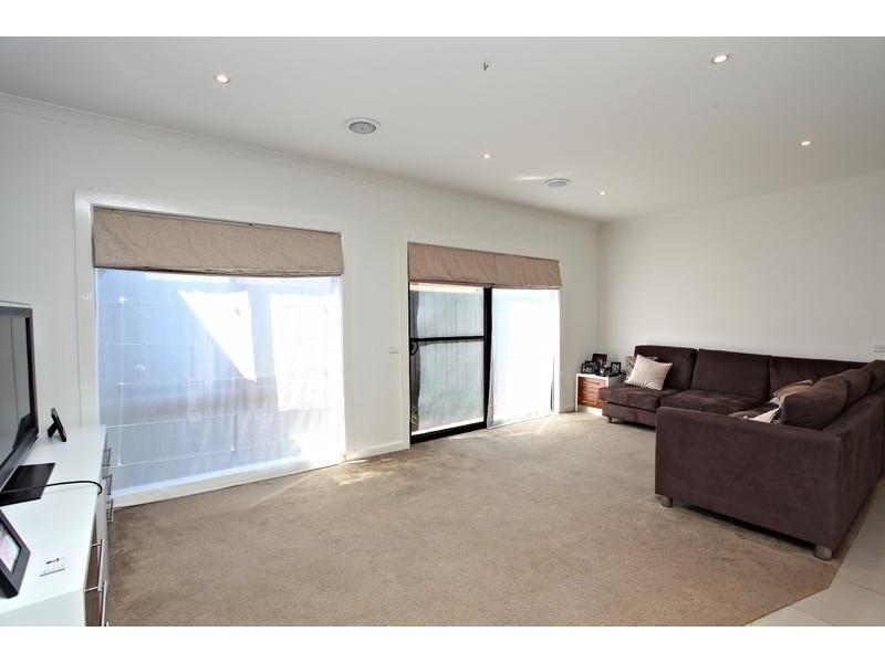 Taylors Hill VIC 3037