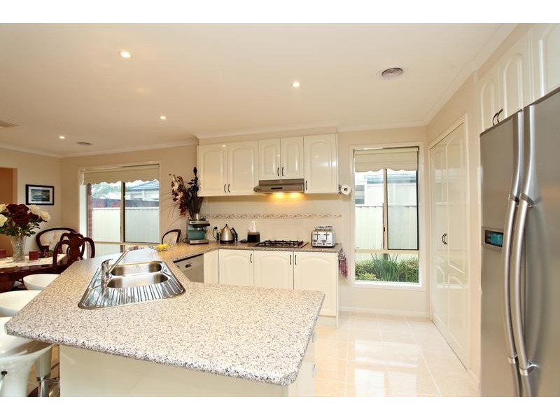 16 Inverness Court, Cairnlea VIC 3023