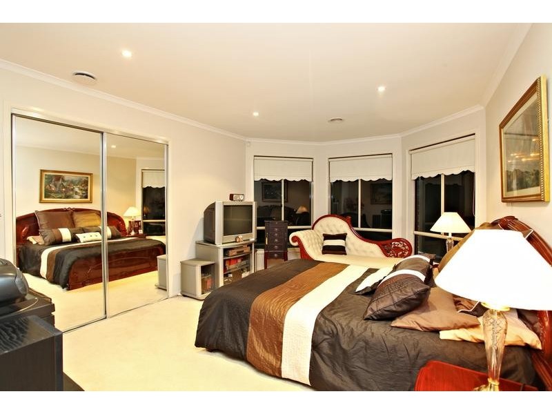 16 Inverness Court, Cairnlea VIC 3023