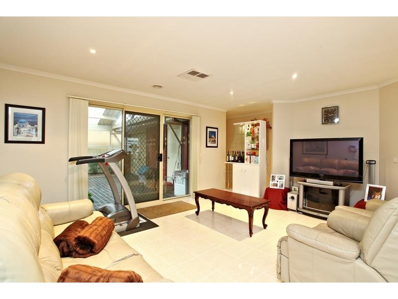 16 Inverness Court, Cairnlea VIC 3023