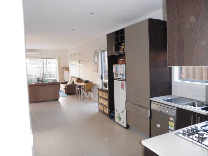 2/35 Memphis Drive, Truganina VIC 3029