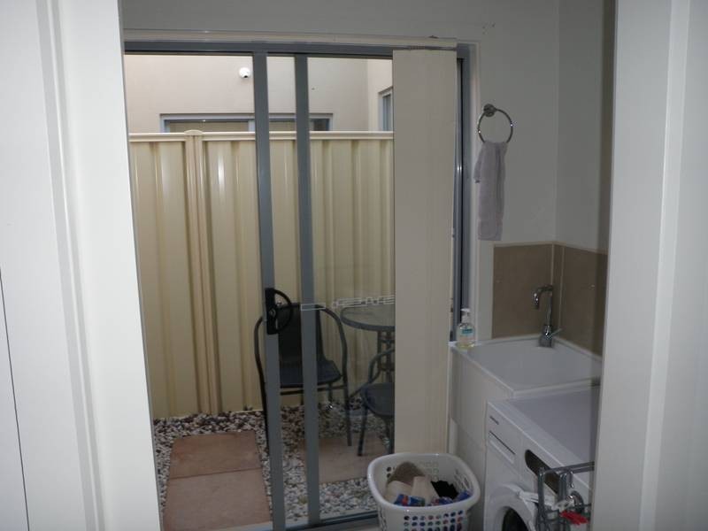 2/35 Memphis Drive, Truganina VIC 3029