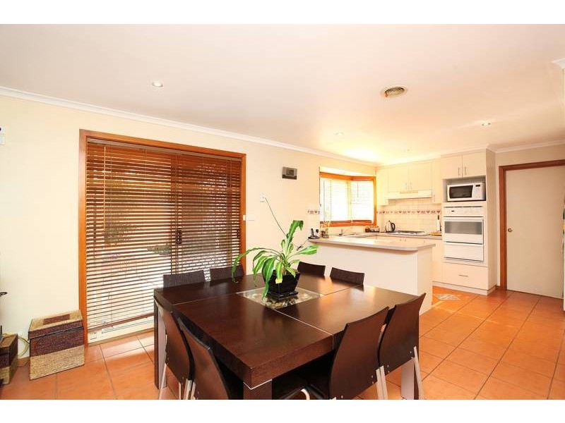 16 Alexander Close, Delahey VIC 3037