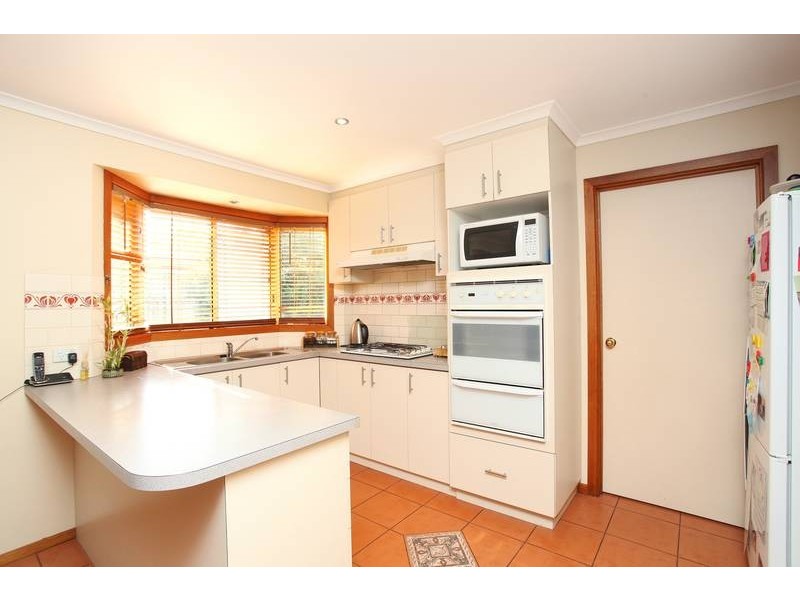 16 Alexander Close, Delahey VIC 3037