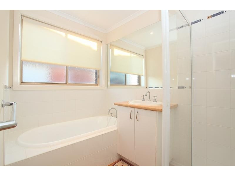 Taylors Hill VIC 3037
