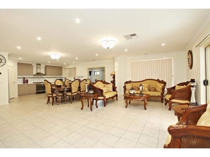 Taylors Hill VIC 3037