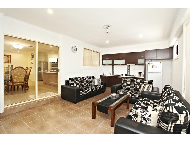 Taylors Hill VIC 3037