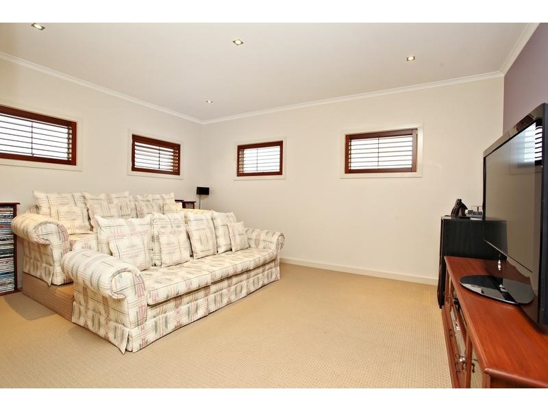 Taylors Hill VIC 3037