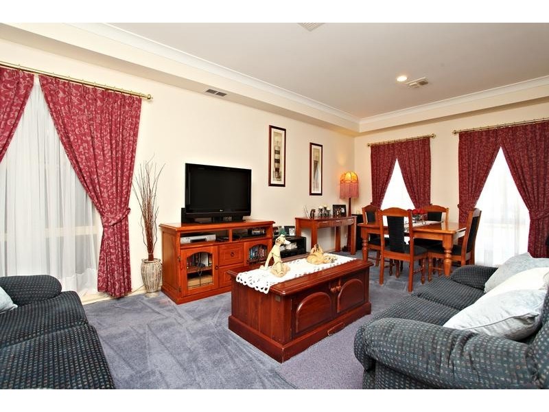 Taylors Hill VIC 3037