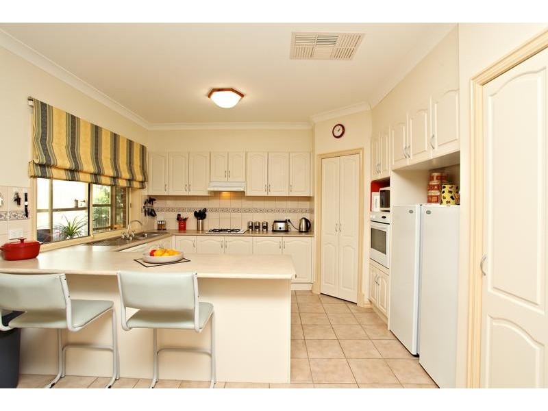 Taylors Hill VIC 3037