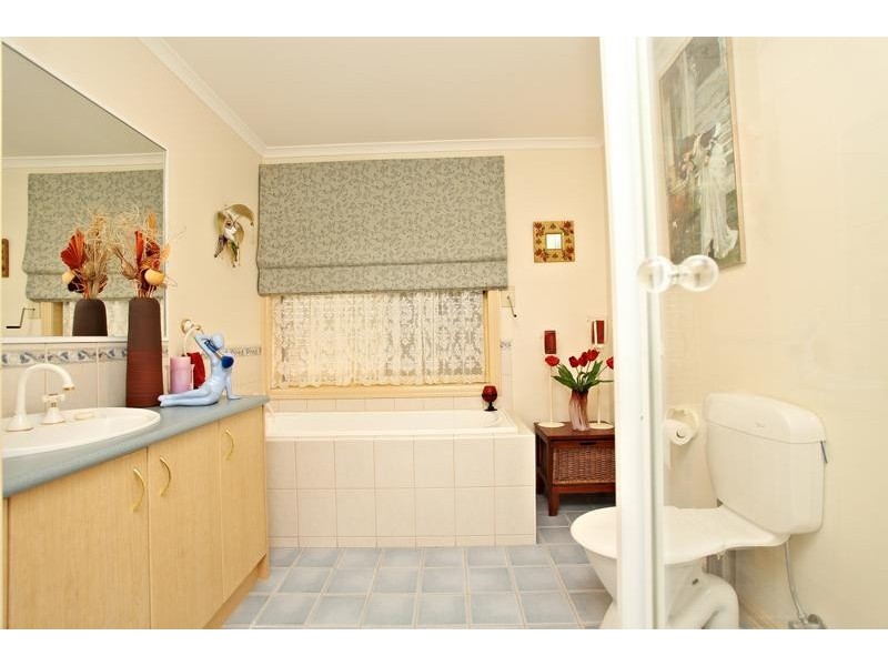 Taylors Hill VIC 3037