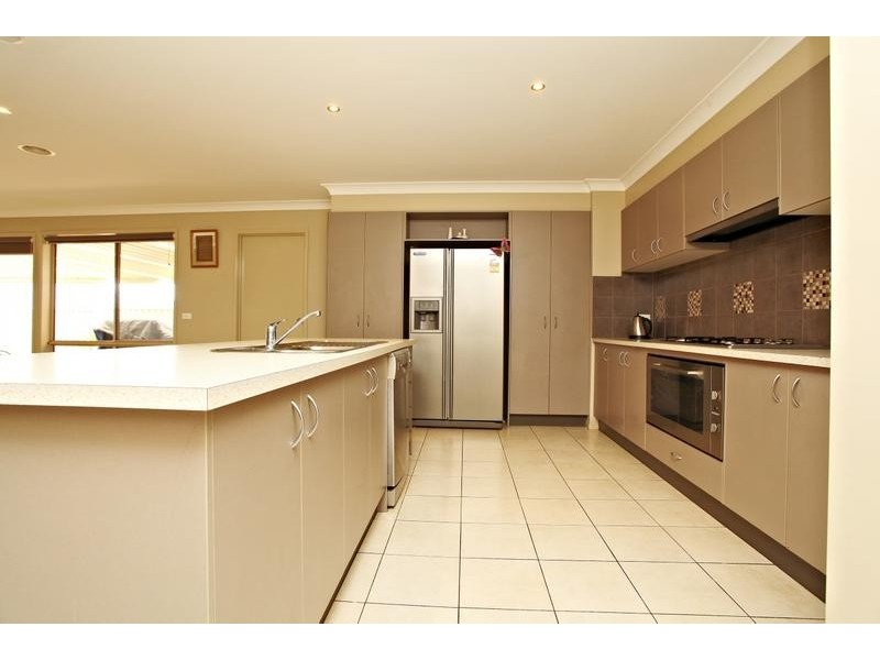 Taylors Hill VIC 3037