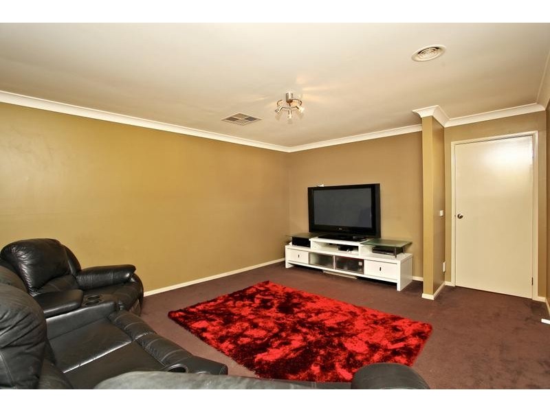 Taylors Hill VIC 3037