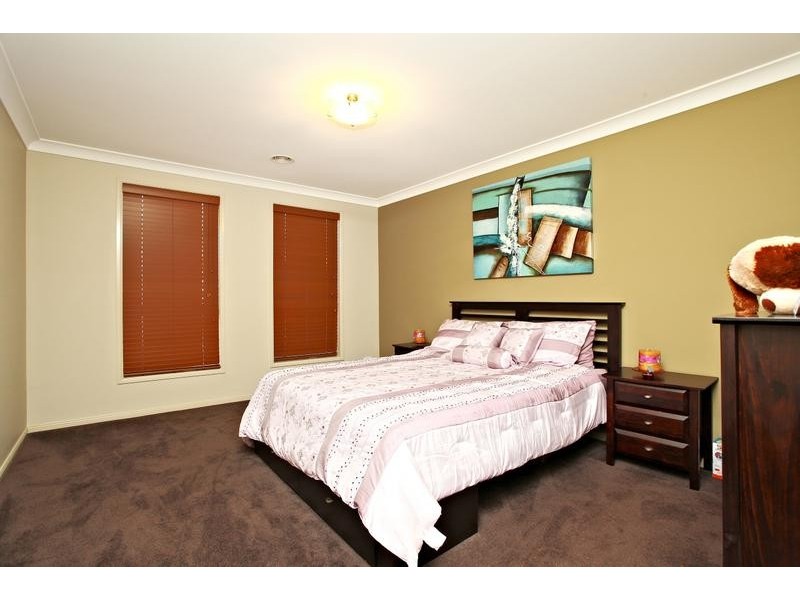 Taylors Hill VIC 3037