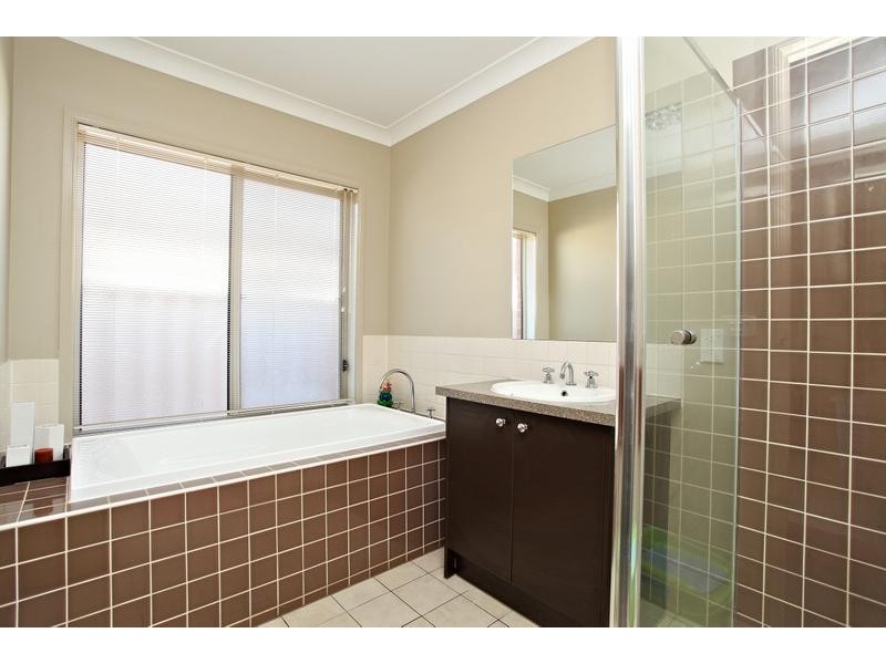 Taylors Hill VIC 3037