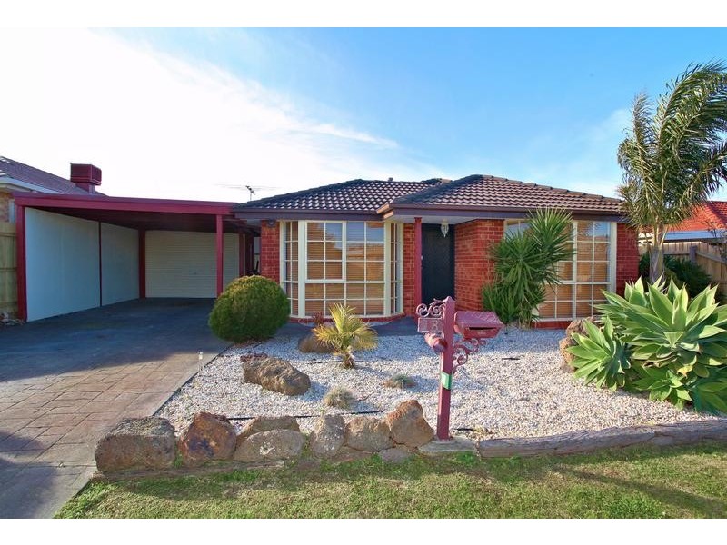 18 Poltava Walk, Delahey VIC 3037