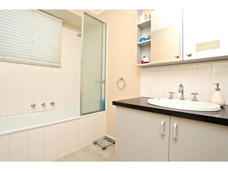 18 Poltava Walk, Delahey VIC 3037