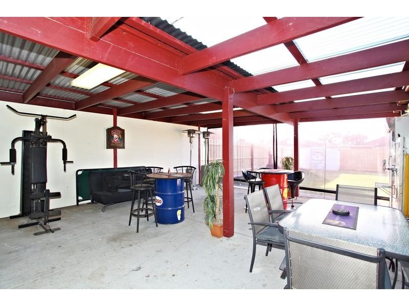 18 Poltava Walk, Delahey VIC 3037