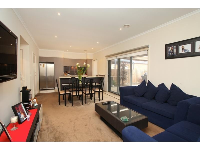 Taylors Hill VIC 3037