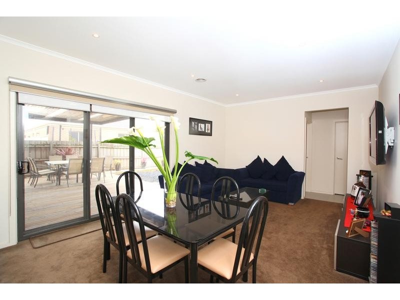 Taylors Hill VIC 3037