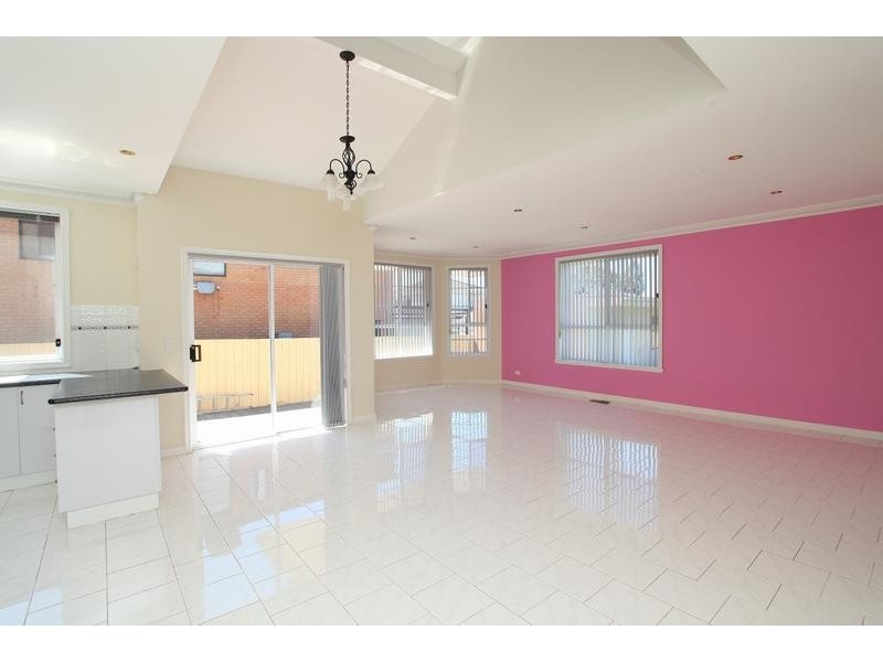 Taylors Hill VIC 3037