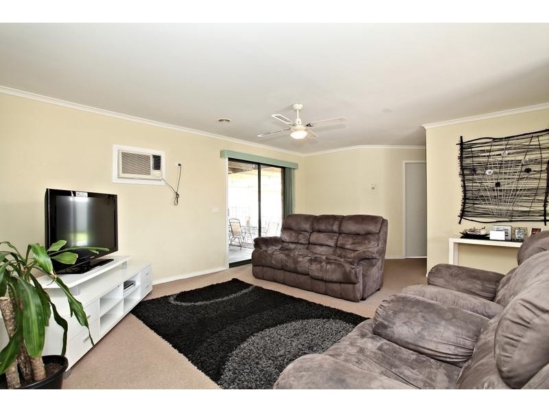 12 Mankina Circuit, Delahey VIC 3037