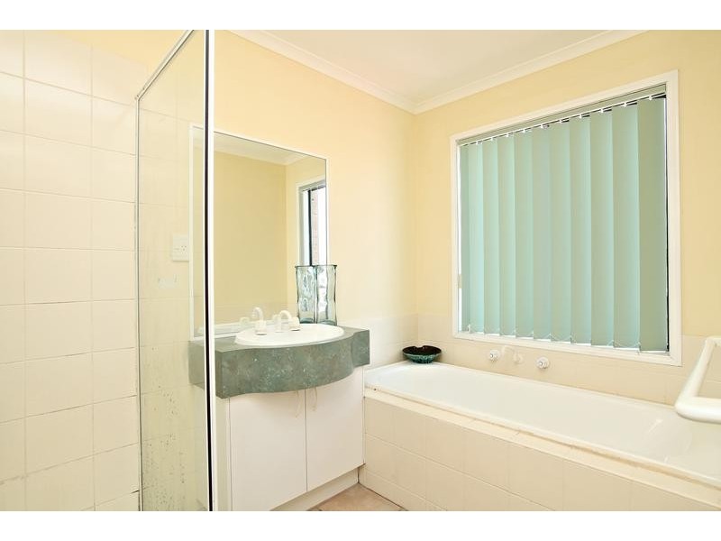 12 Mankina Circuit, Delahey VIC 3037