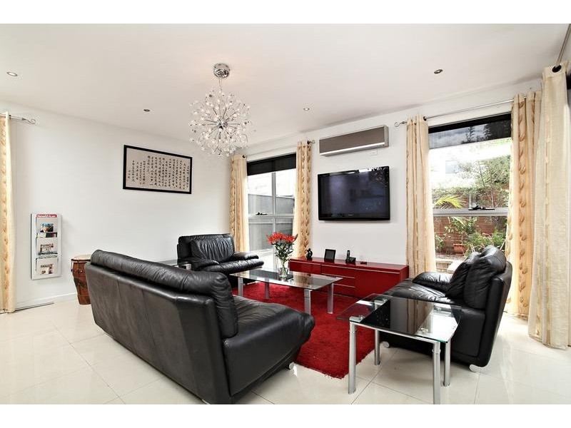 12 Kensington Street, Caroline Springs VIC 3023