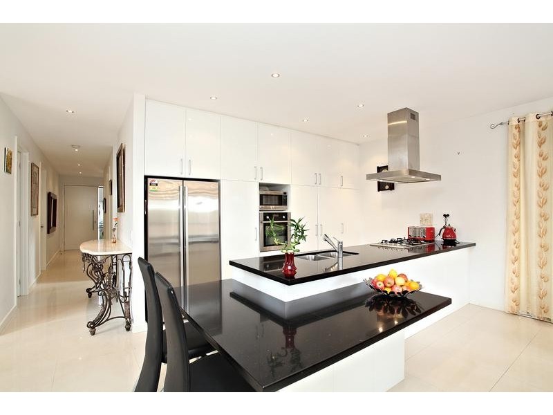 12 Kensington Street, Caroline Springs VIC 3023