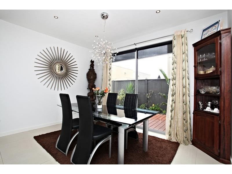 12 Kensington Street, Caroline Springs VIC 3023