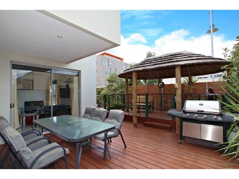 12 Kensington Street, Caroline Springs VIC 3023