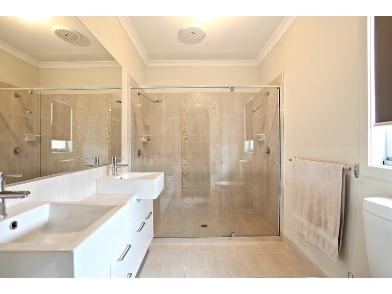 Caroline Springs VIC 3023