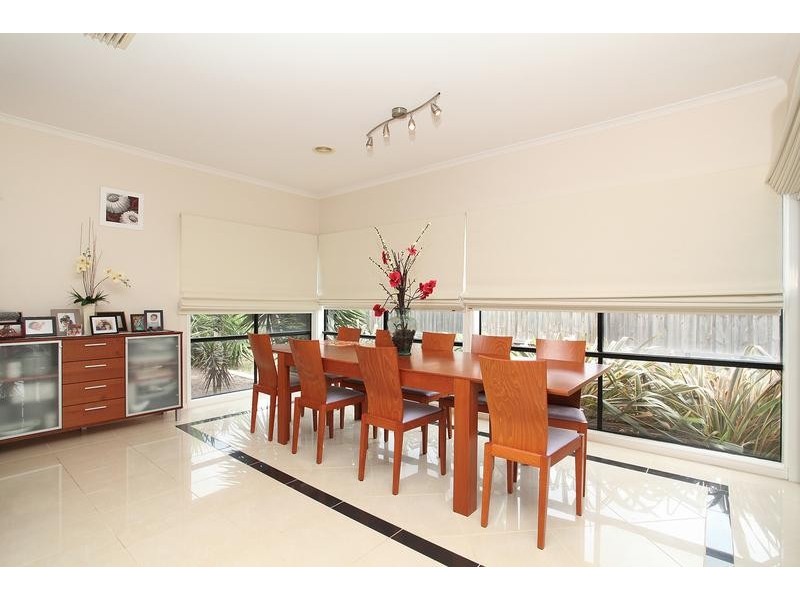 Taylors Hill VIC 3037