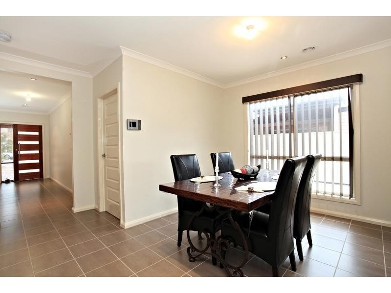 Caroline Springs VIC 3023