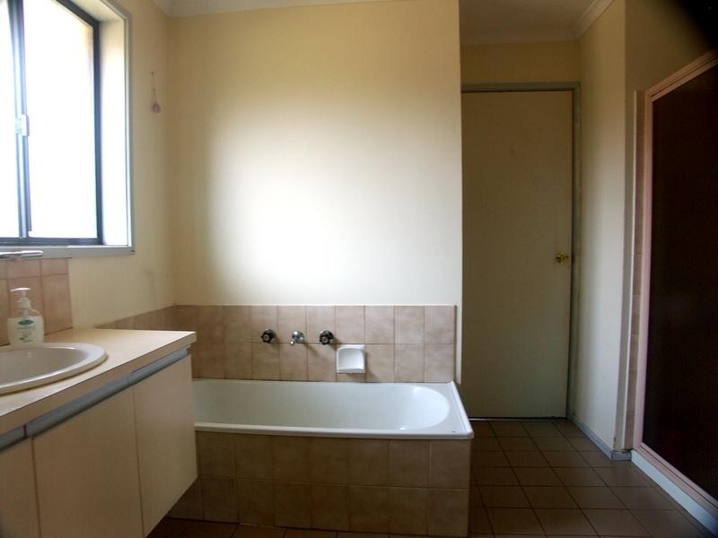 94 Kurung Drive, Kings Park VIC 3021