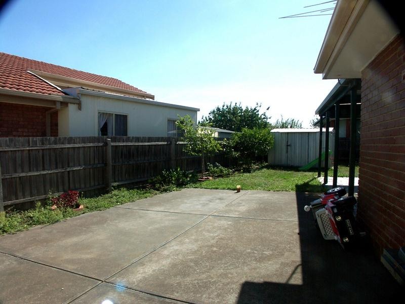 94 Kurung Drive, Kings Park VIC 3021