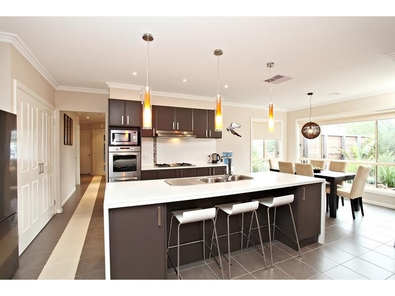 Taylors Hill VIC 3037