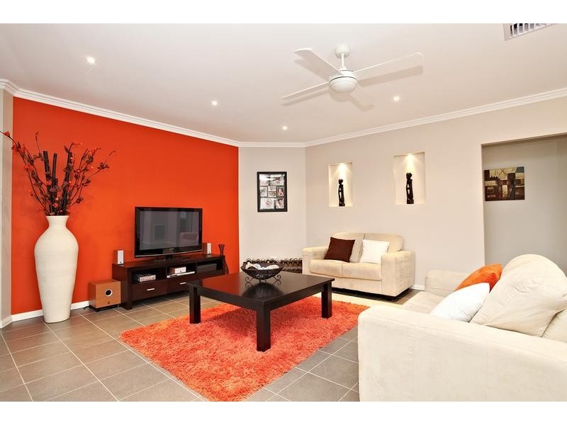 Taylors Hill VIC 3037