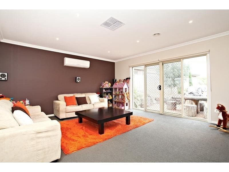 Taylors Hill VIC 3037