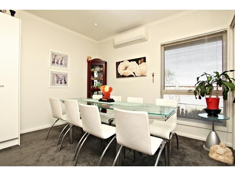 Taylors Hill VIC 3037
