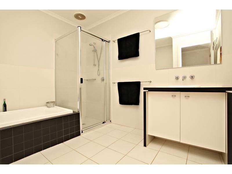Taylors Hill VIC 3037