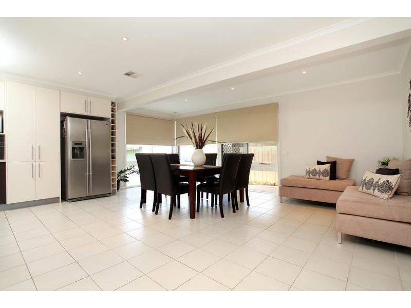 17 Leighton Crescent, Deer Park VIC 3023