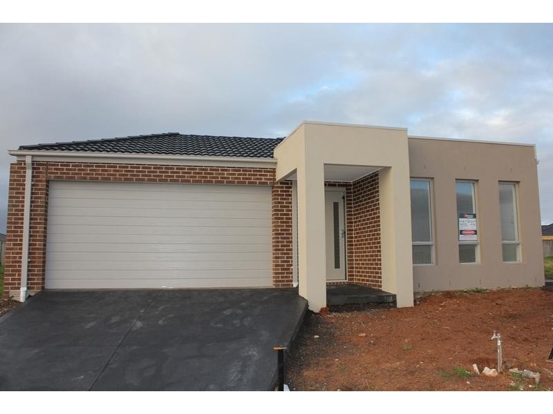 36 Botanica Springs Blvd, Brookfield VIC 3338