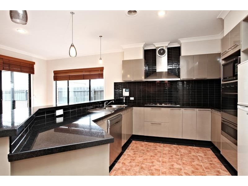 Taylors Hill VIC 3037