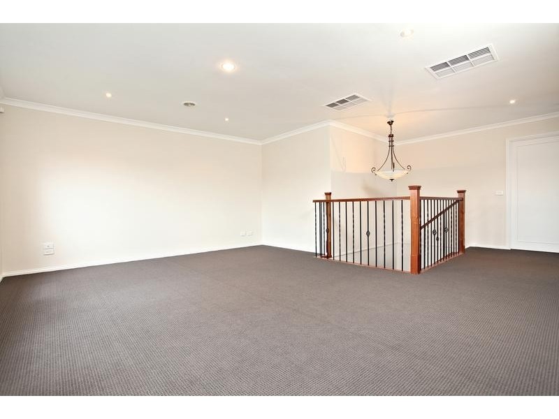 Taylors Hill VIC 3037