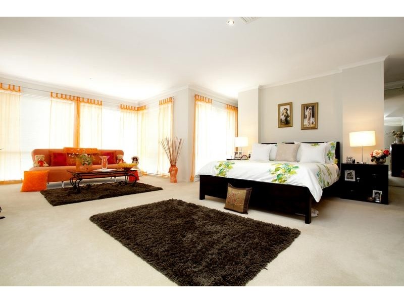 Taylors Hill VIC 3037