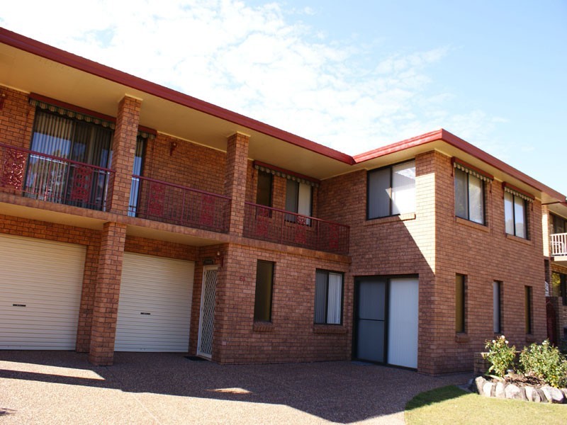 61 Ian Street, Eleebana NSW 2282